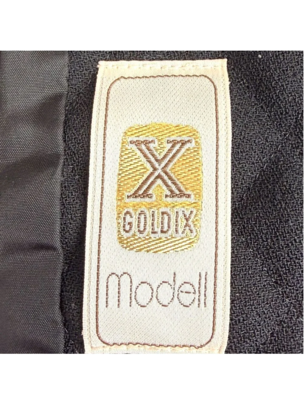Vintage Goldix Modell women’s quilted jacket in black, size Small.